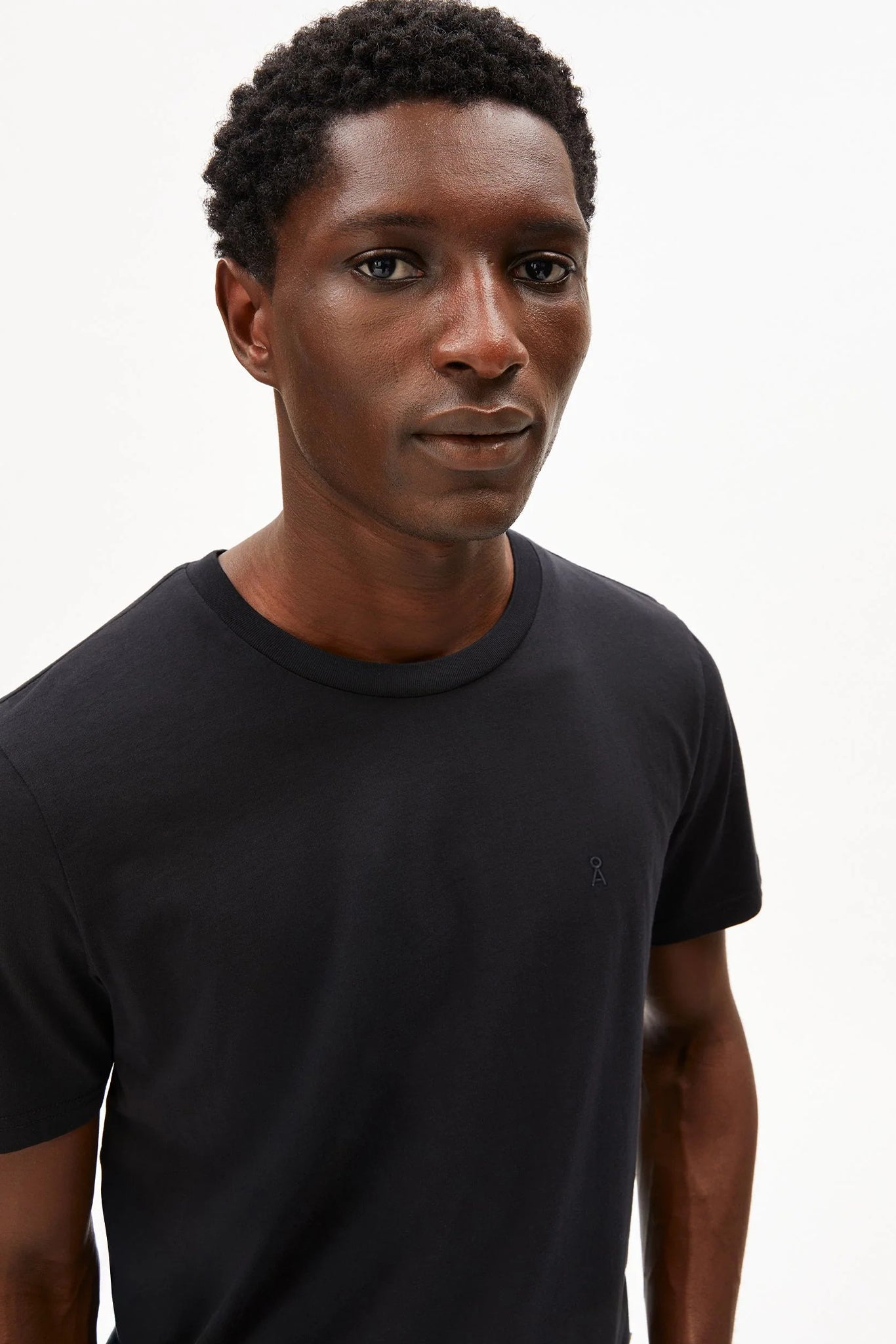 ARMEDANGELS - Jaames - Black - BACKYARD