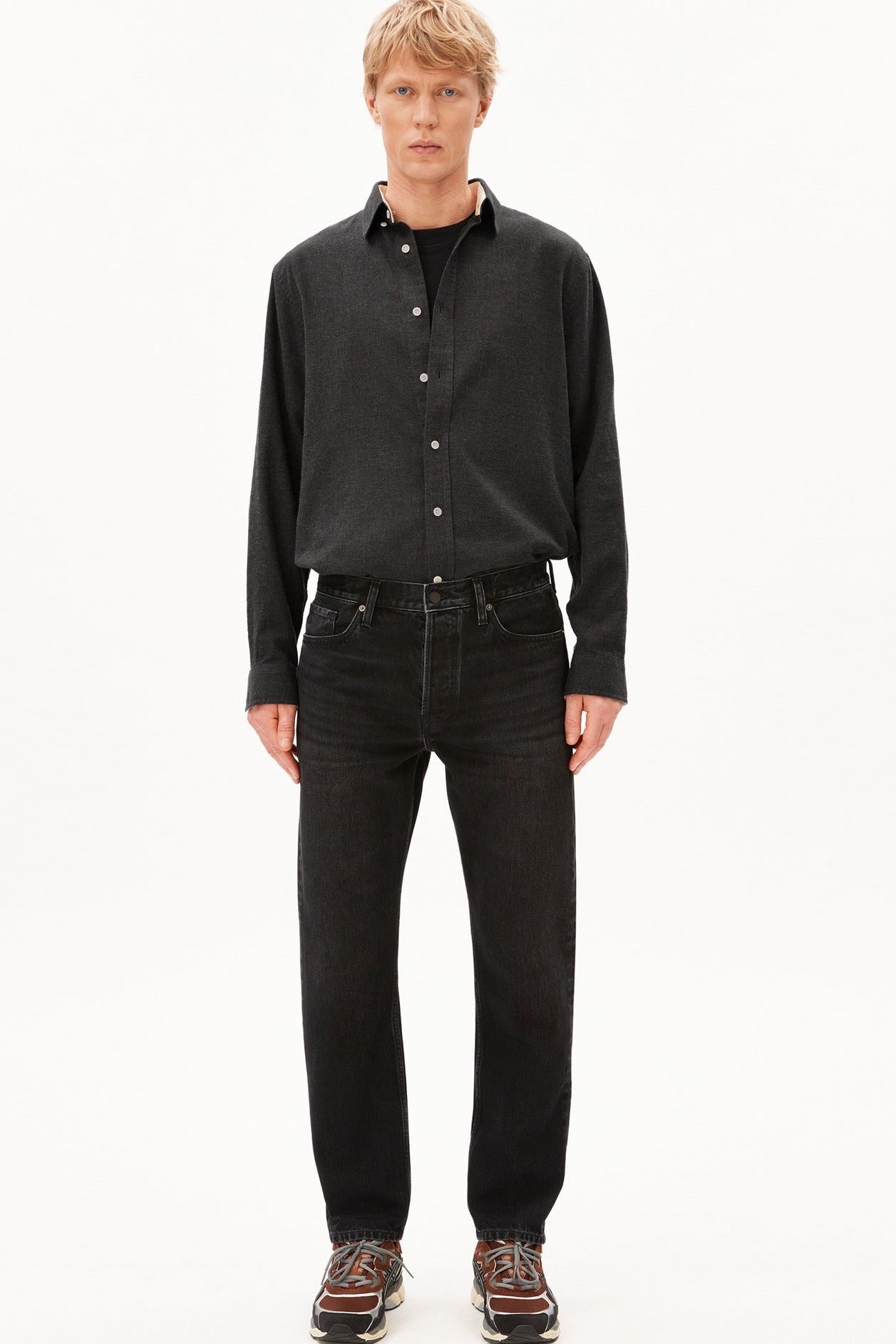 ARMEDANGELS-Maadox Classic Straight Jeans-Phantom-BACKYARD