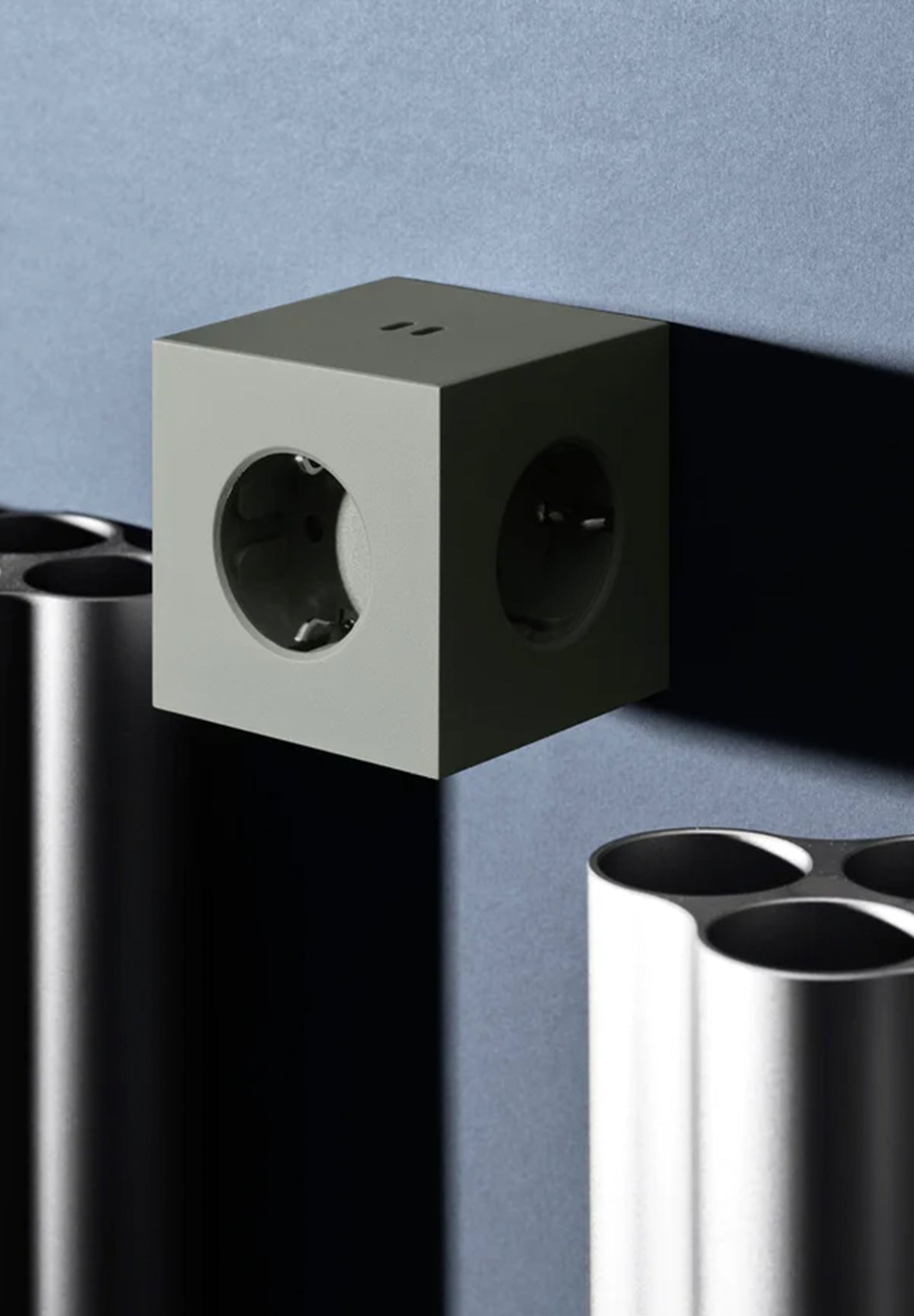 AVOLT - Square 2 - Oak Green - BACKYARD