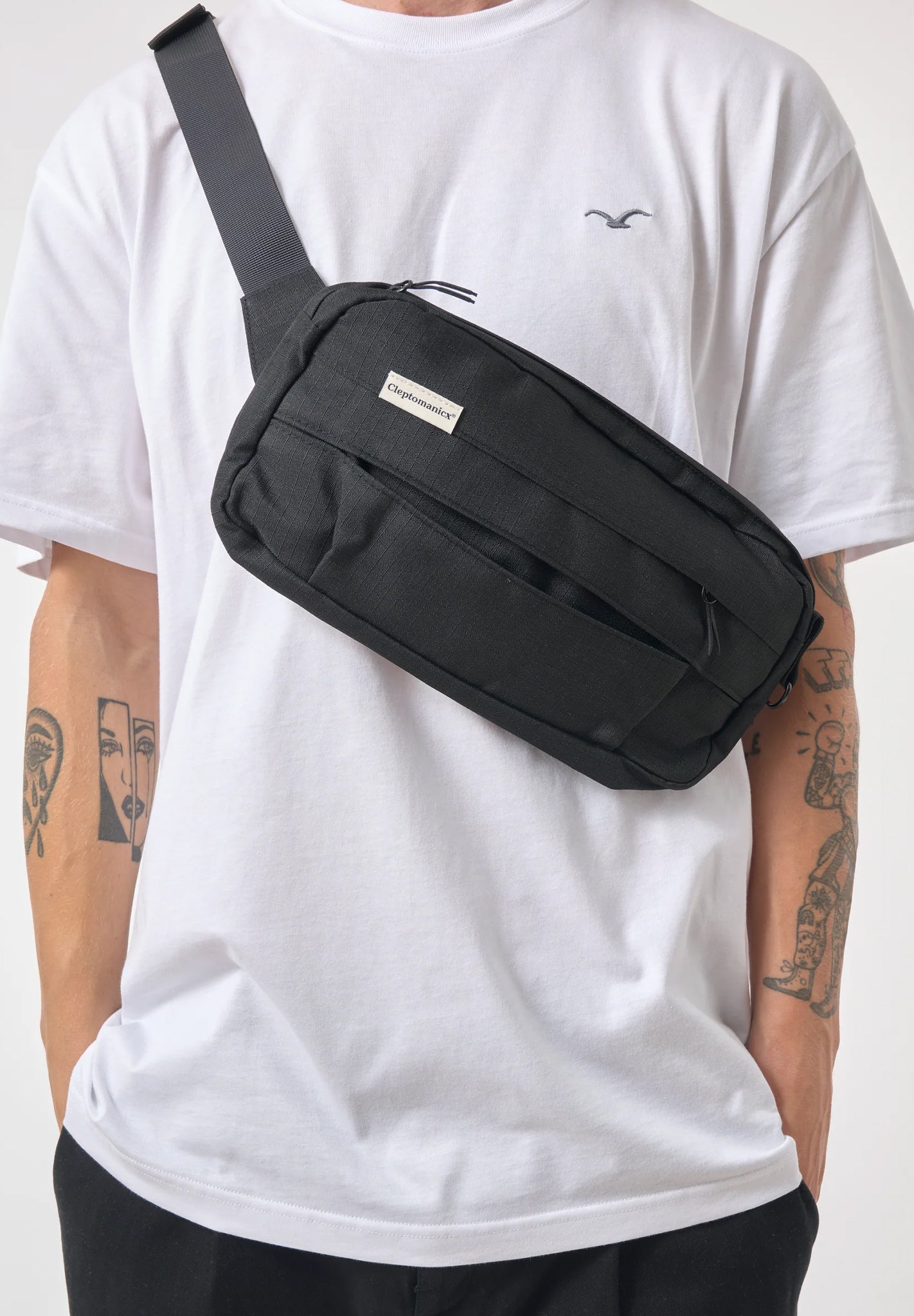 CLEPTOMANICX - Tap M2 Hipbag - Black - BACKYARD