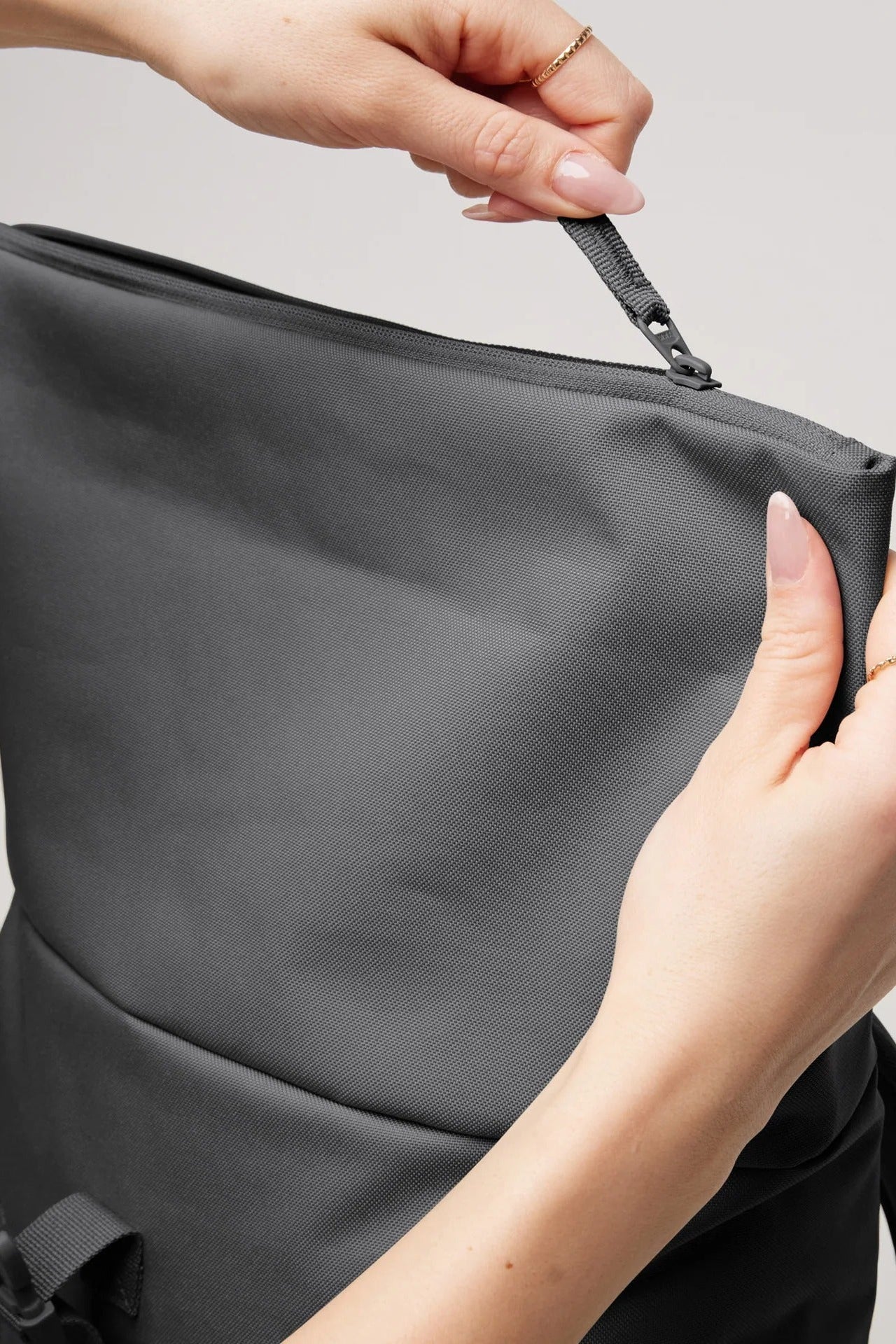 Rolltop Easy Small Monochrome
