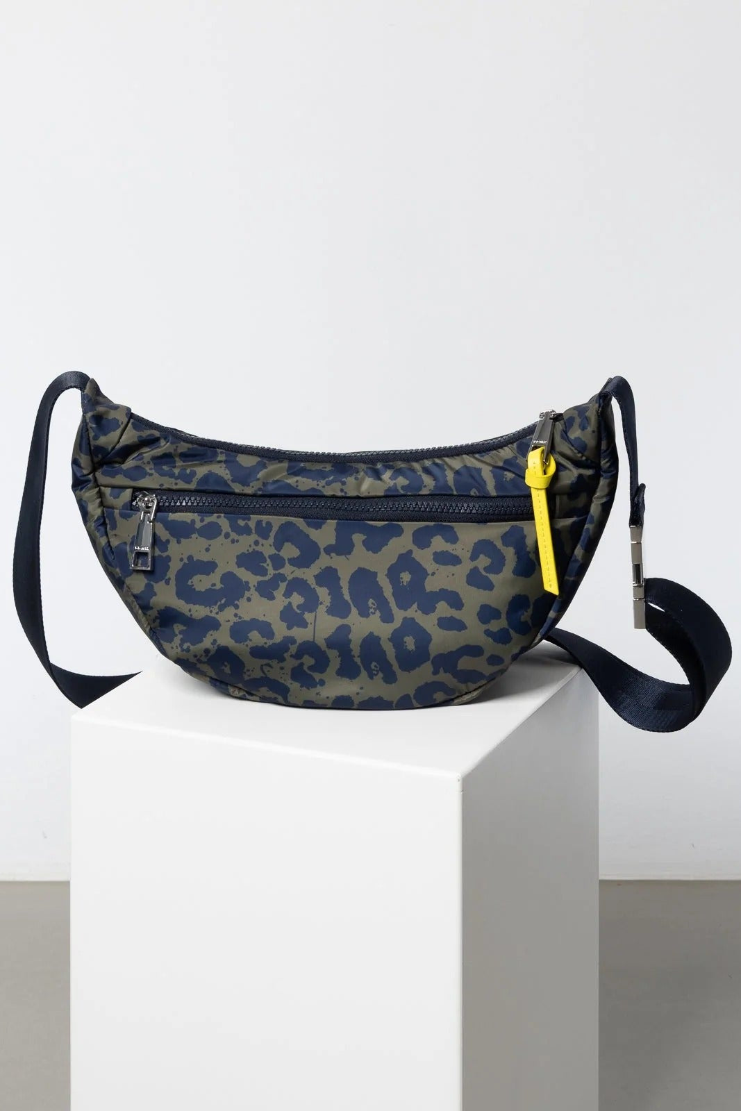 Padded Hip Bag Medium