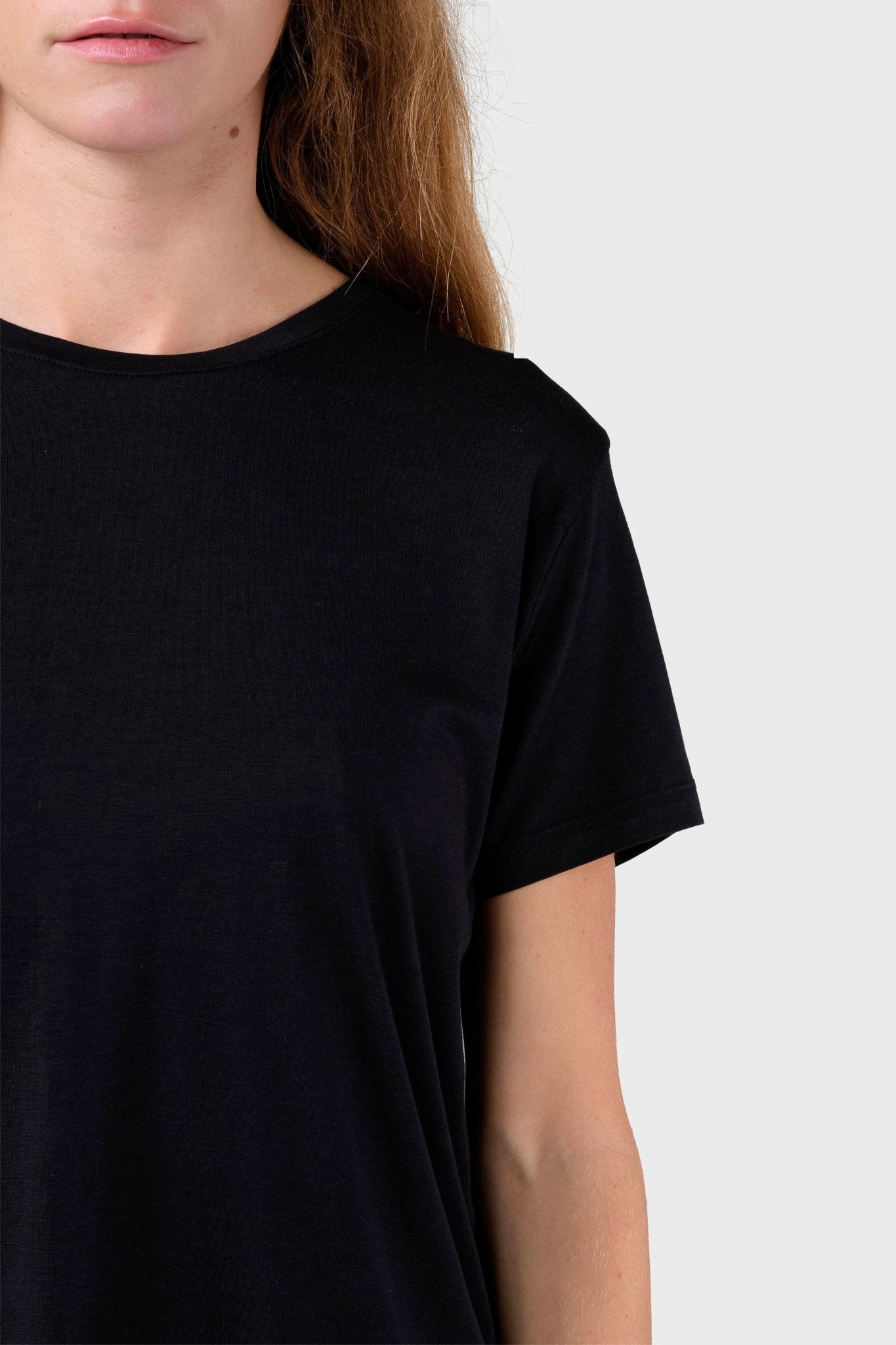 KLITMOLLER COLLECTIVE - Thelma Tee - Black - BACKYARD
