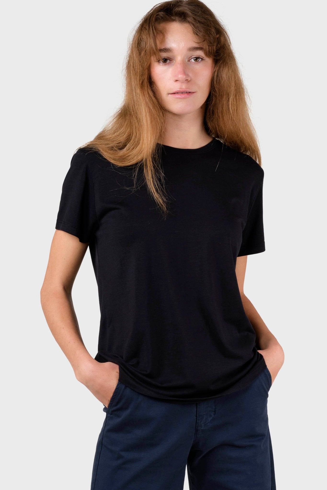 KLITMOLLER COLLECTIVE - Thelma Tee - Black - BACKYARD