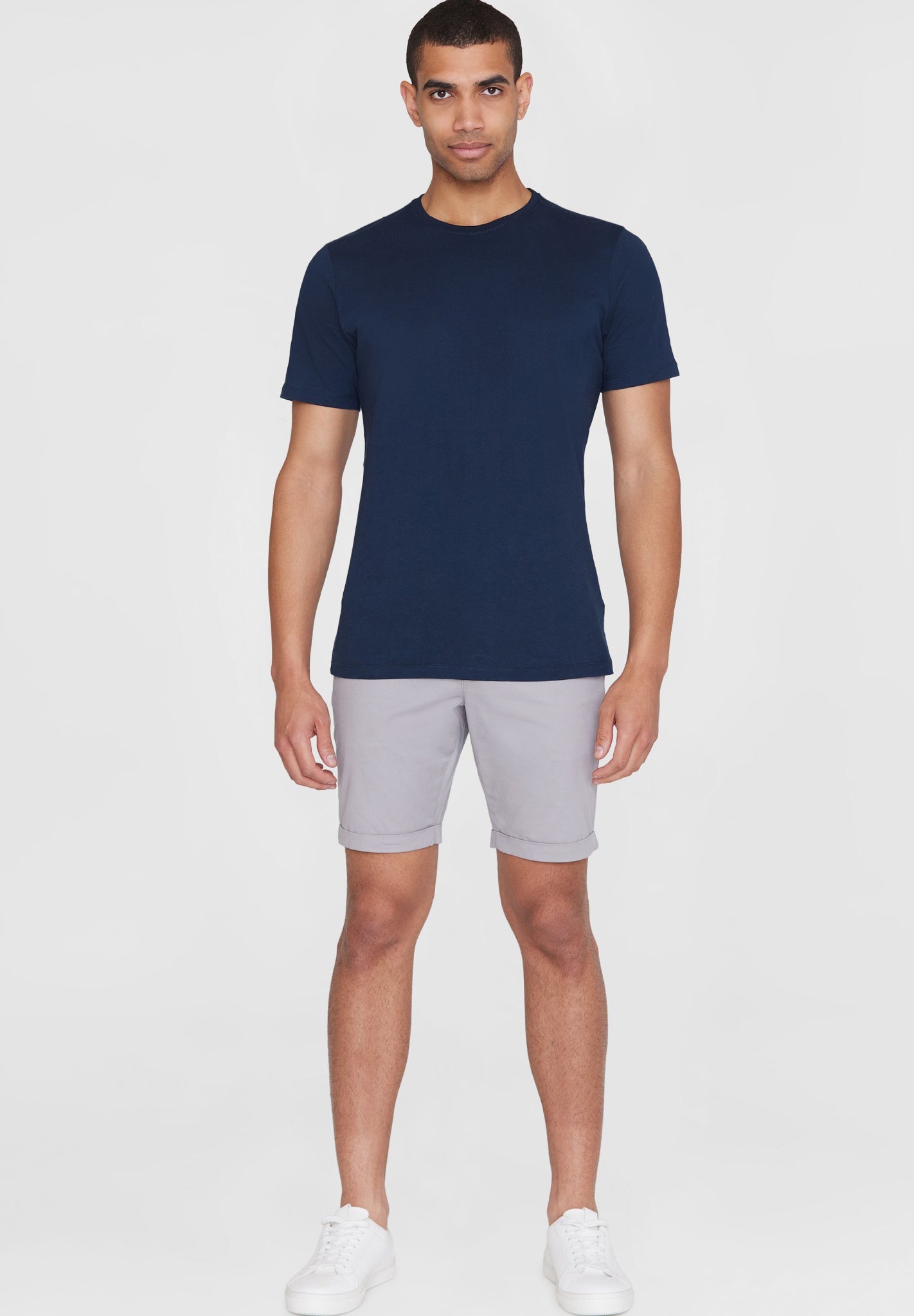 KNOWLEDGE COTTON - Chuck Regular Chino Poplin Shorts - Alloy - BACKYARD