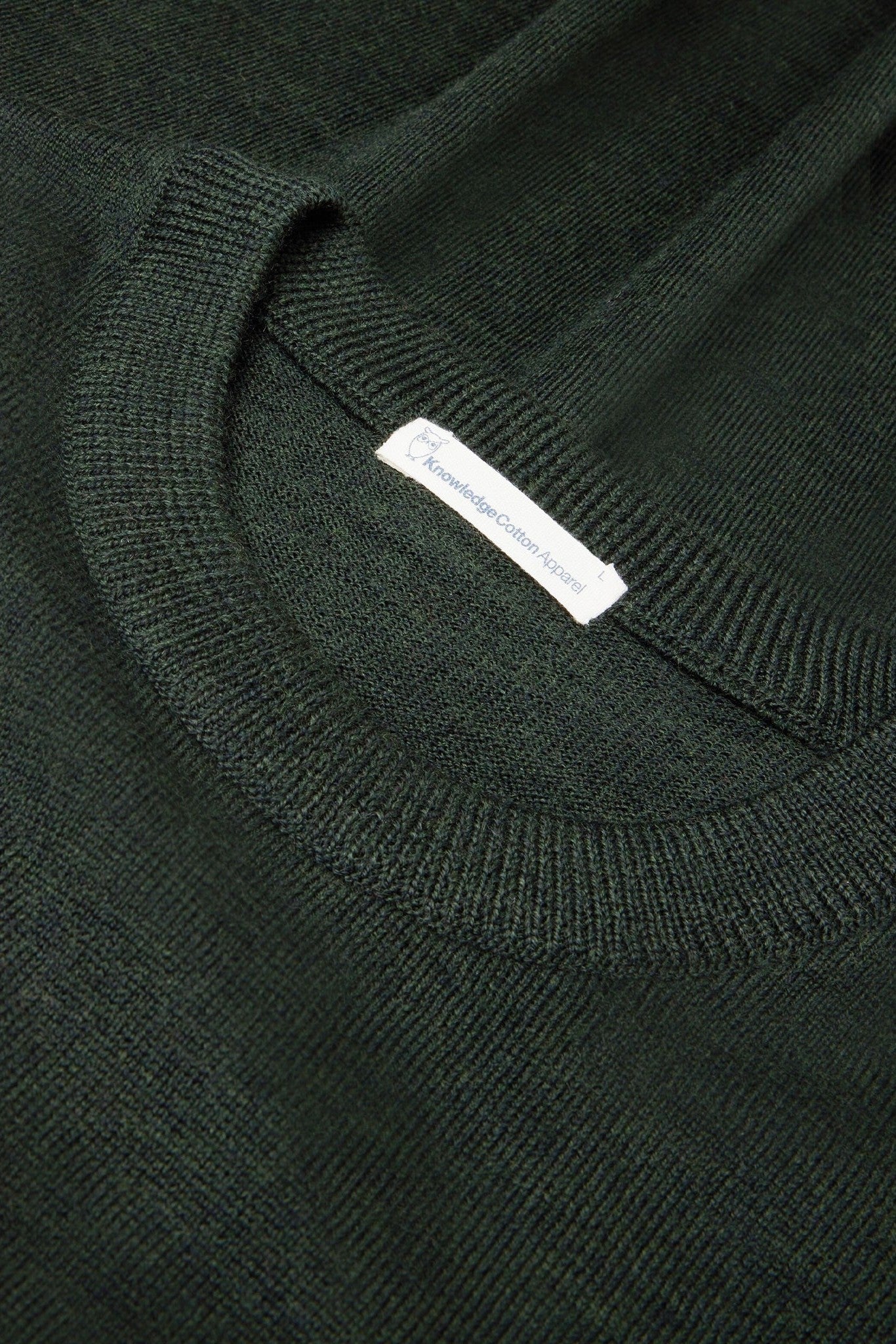 KNOWLEDGE COTTON - Regular Merino Knit Crew Neck - Forest Night - BACKYARD