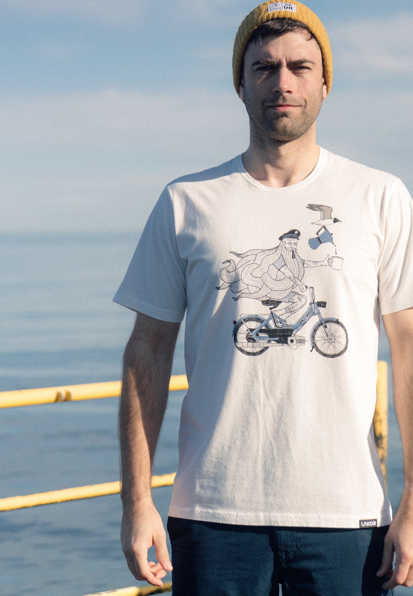 LAKOR - Coffee On the Go T-Shirt - Starwhite - BACKYARD