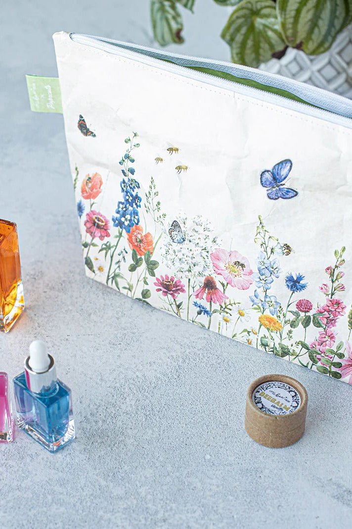 PAPRCUTS - Blumenwiese Kulturbeutel - Blumenwiese - BACKYARD