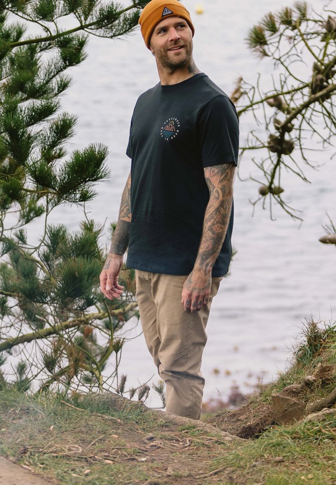 PASSENGER - Escapism Recycled Cotton T-Shirt - Black - BACKYARD