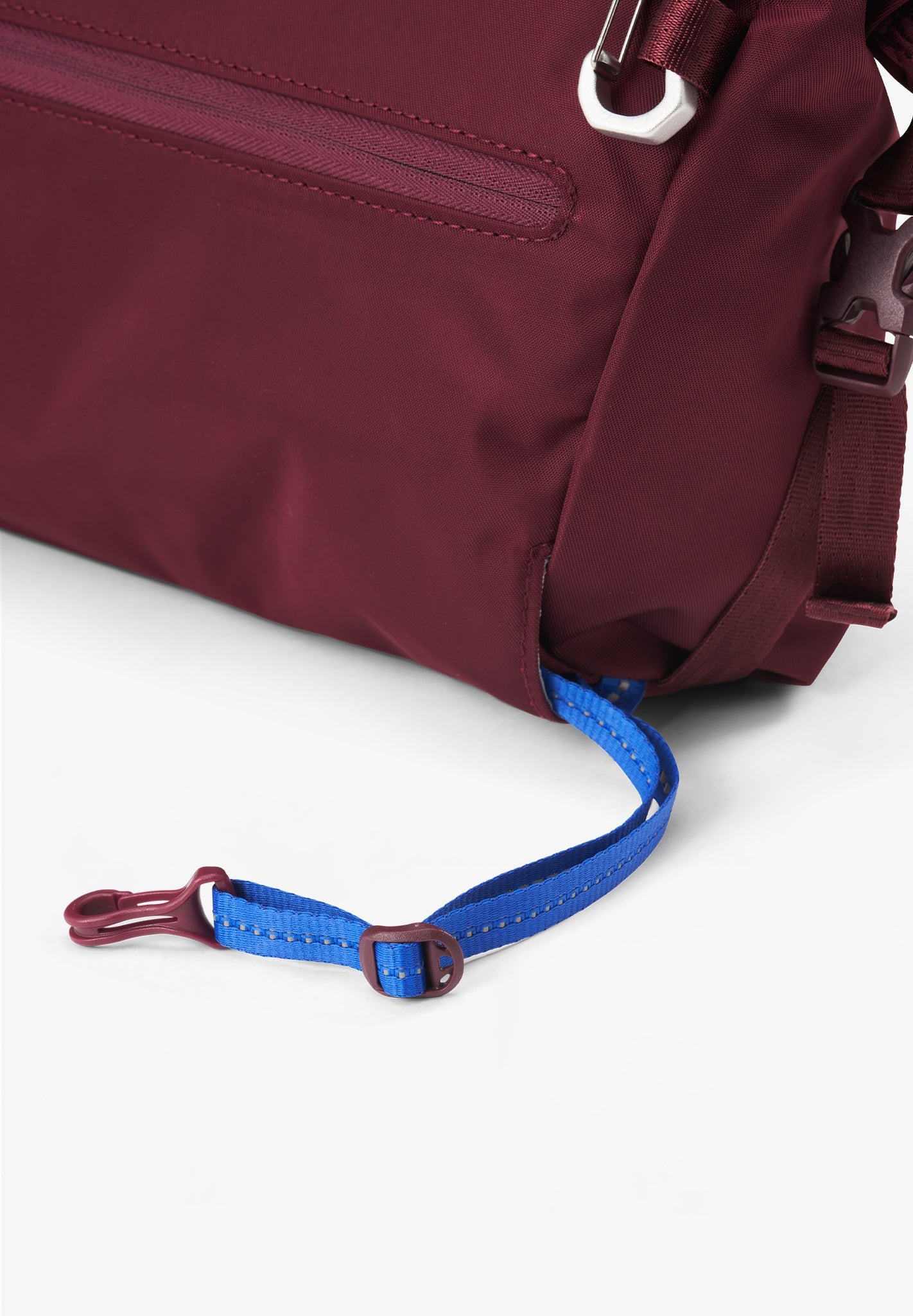 PINQPONQ - Aksel Hipbag - Changeant Glazed Red - BACKYARD