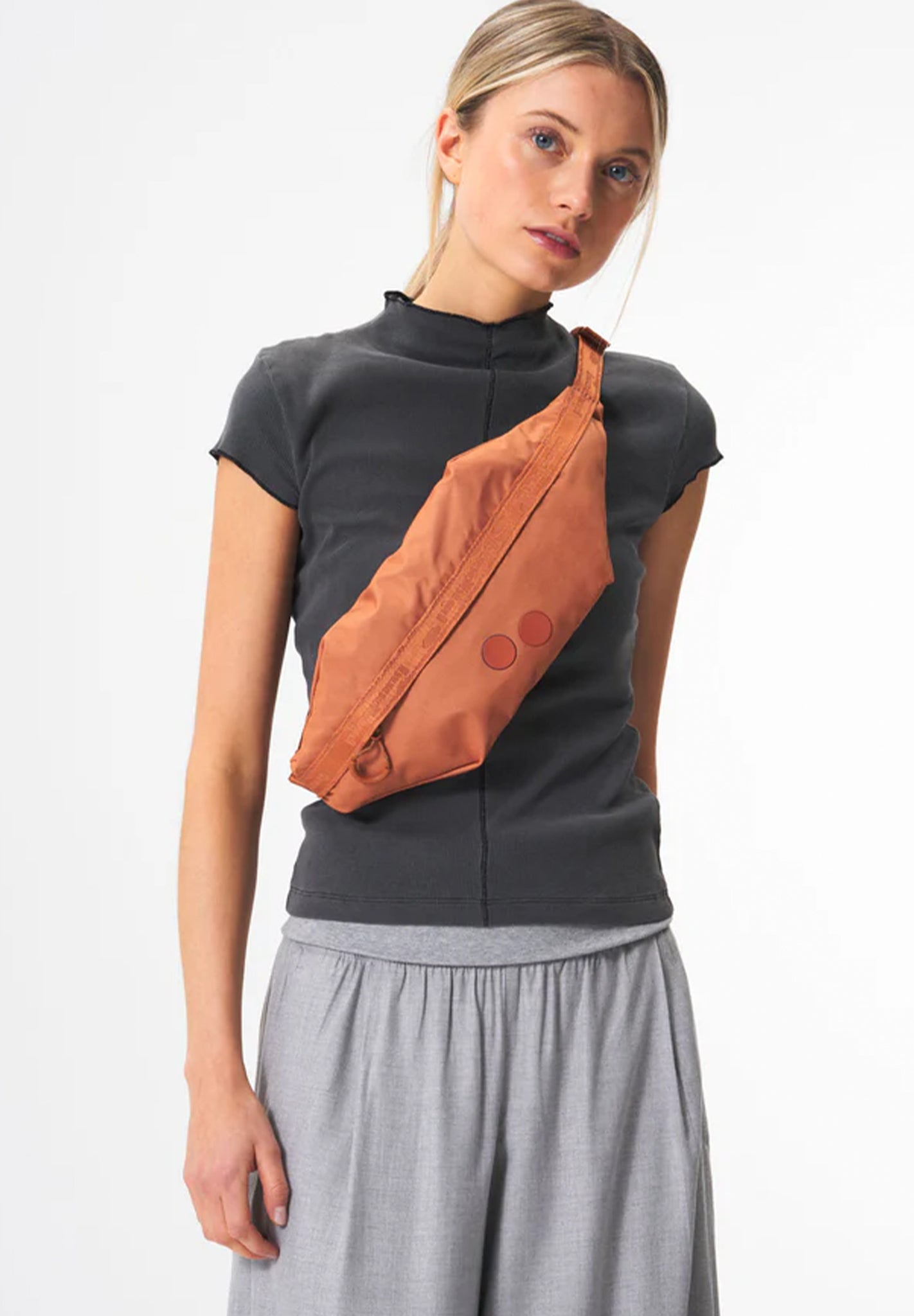 PINQPONQ - Brik Hipbag - Astro Dust - BACKYARD