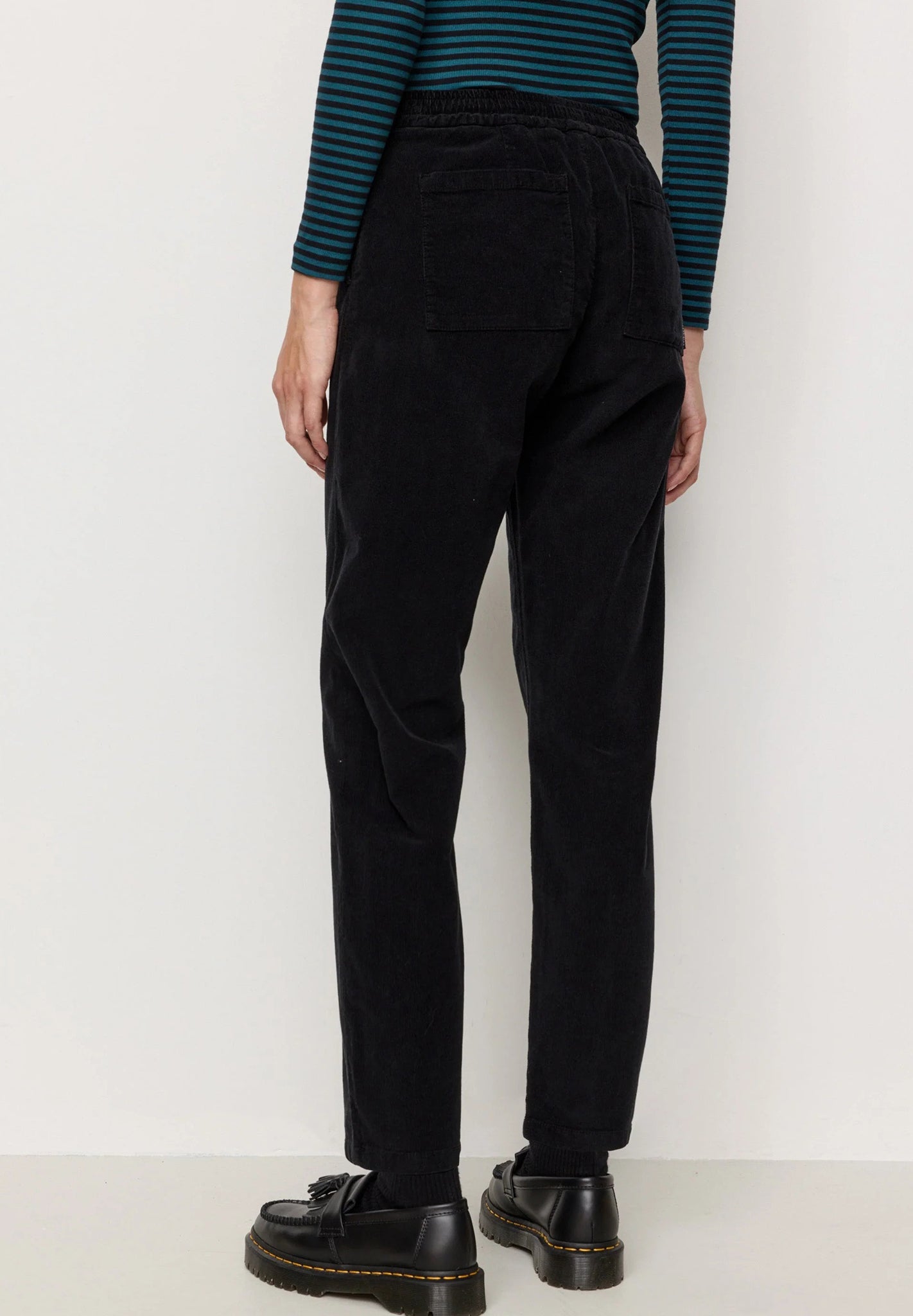 RECOLUTION - Calluna - Black - BACKYARD