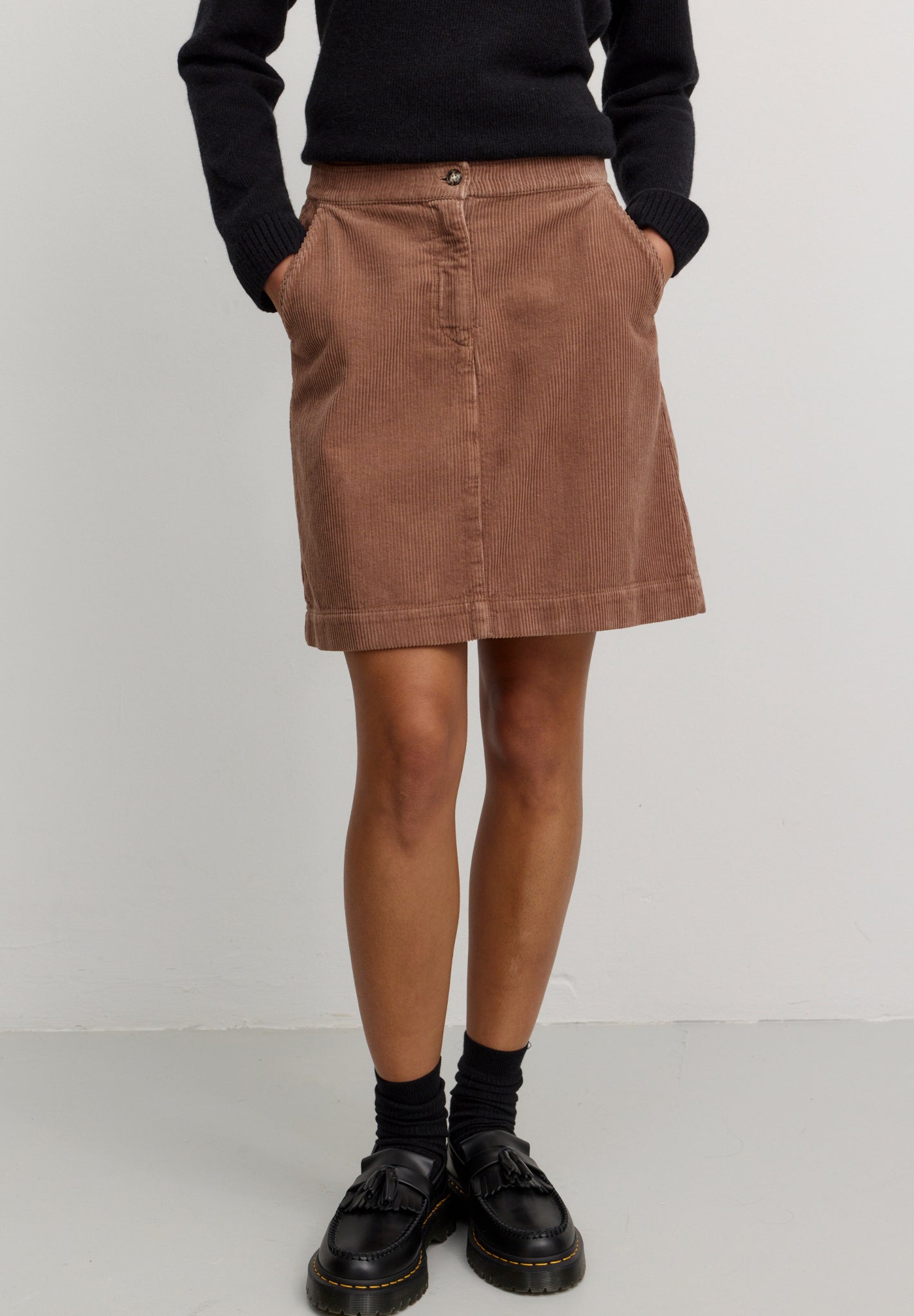 RECOLUTION - Wisteria - Cognac Brown - BACKYARD