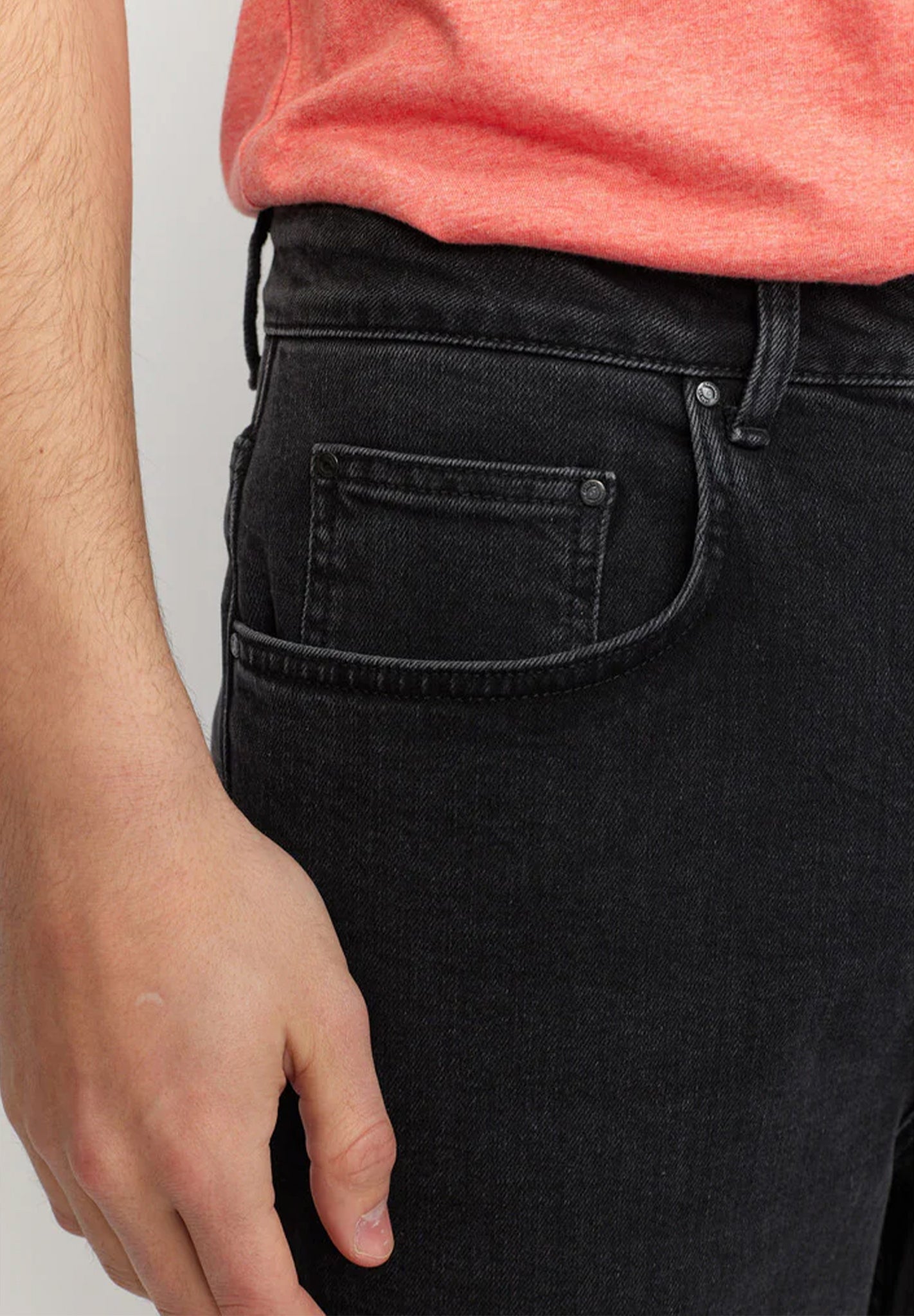 REVOLUTION - 5372 Relaxed Fit Jeans - Black - BACKYARD