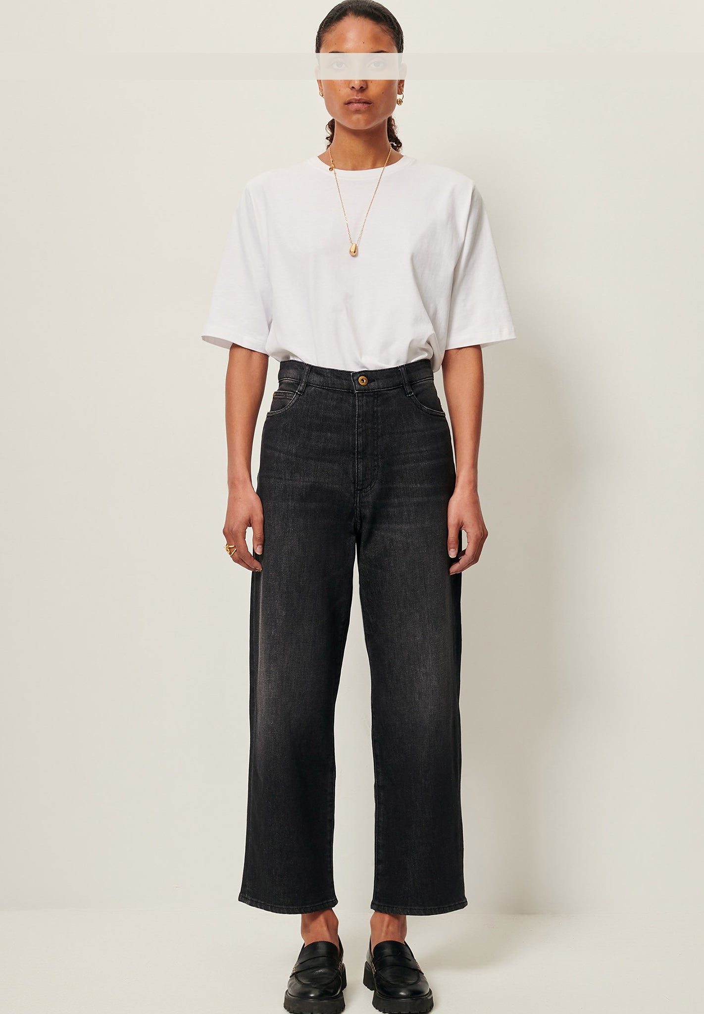 SESSUN - Bay Cruise - Brocken Black - BACKYARD