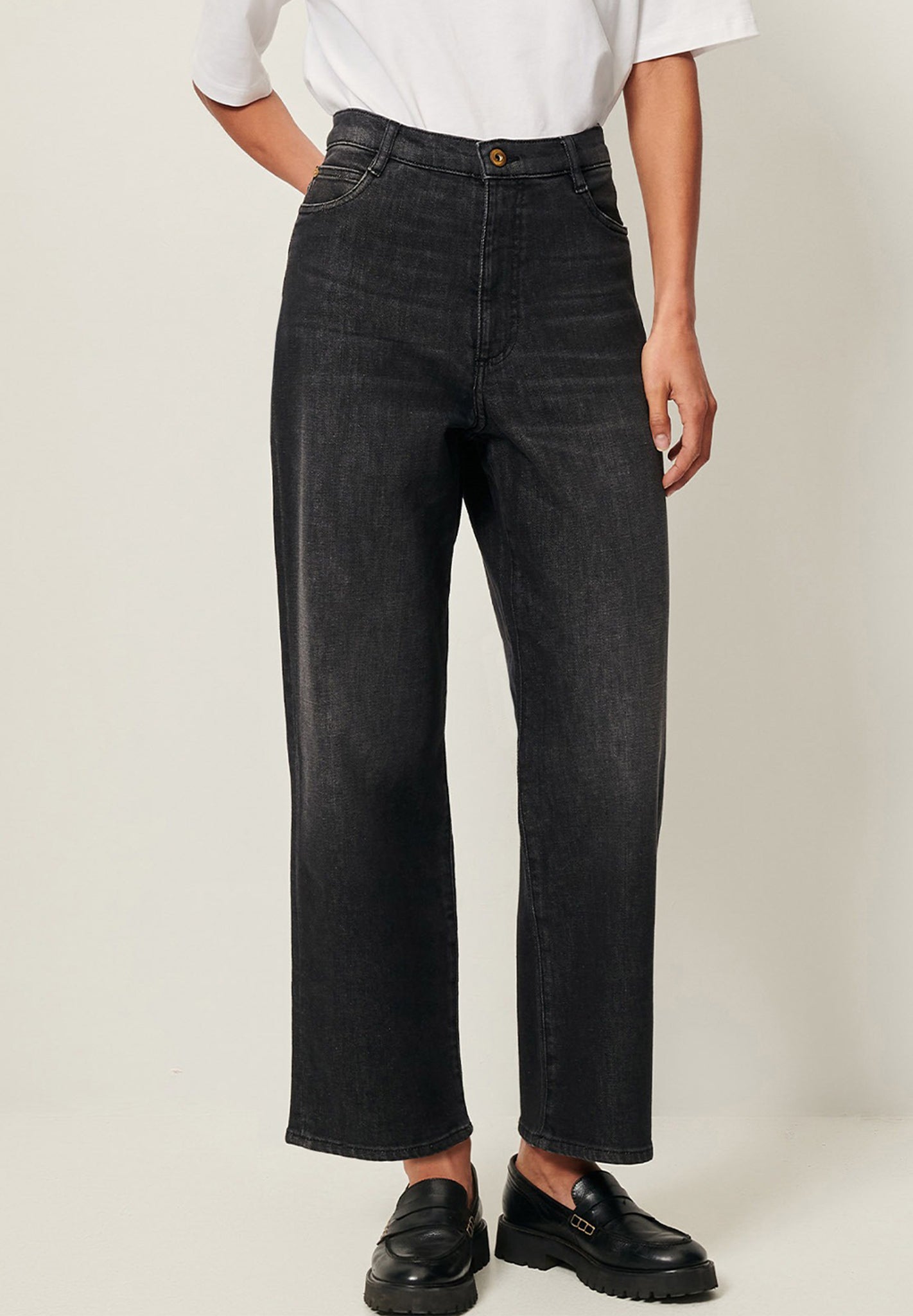 SESSUN - Bay Cruise - Brocken Black - BACKYARD