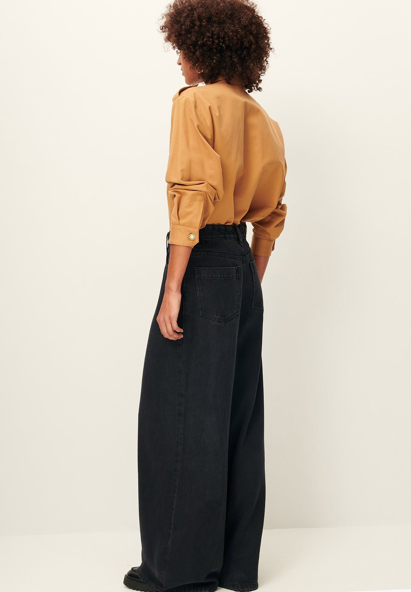 SESSUN - Dalt - Black - BACKYARD