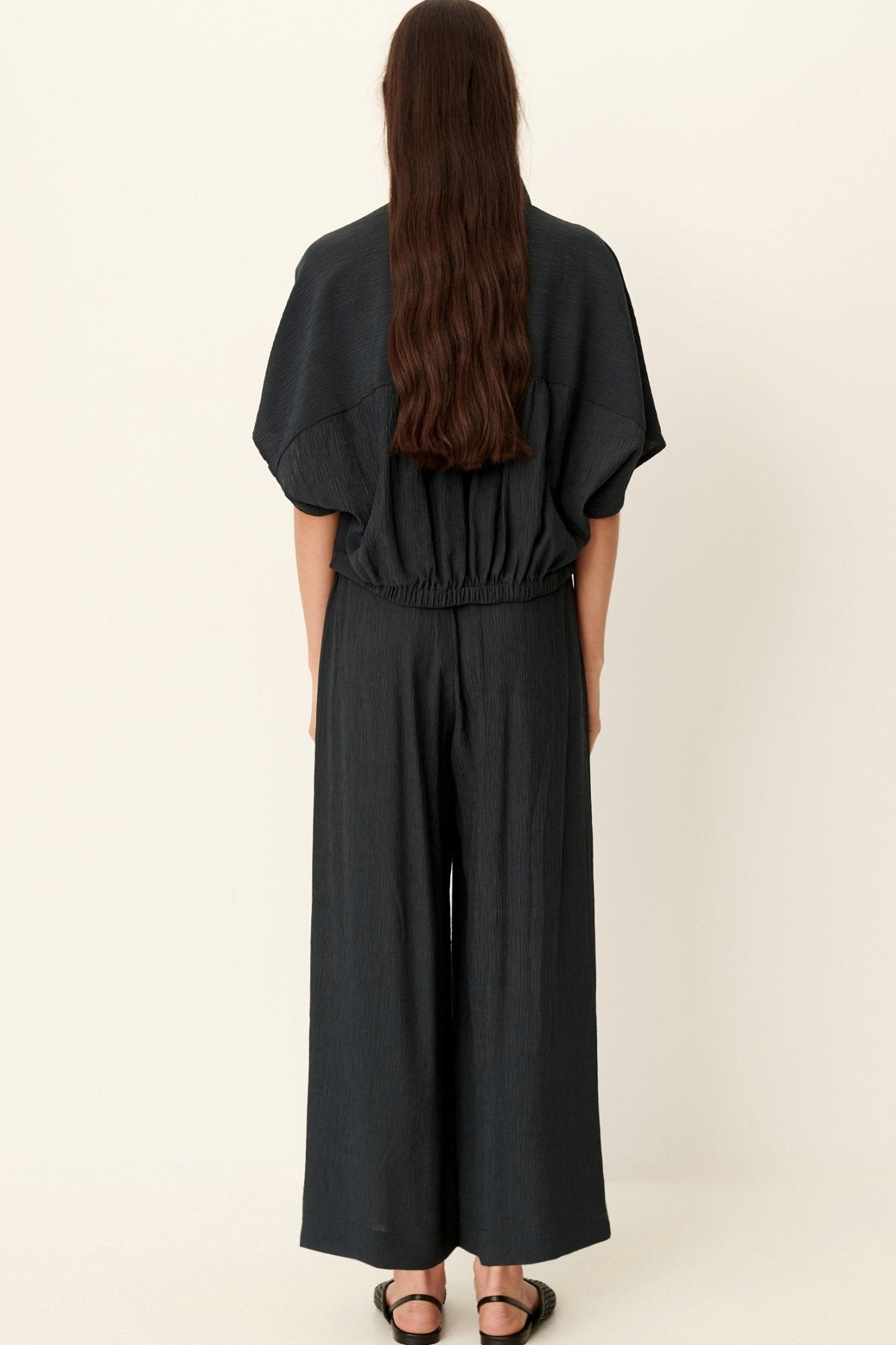 SESSUN - Isla Minima - Smoke Green - BACKYARD