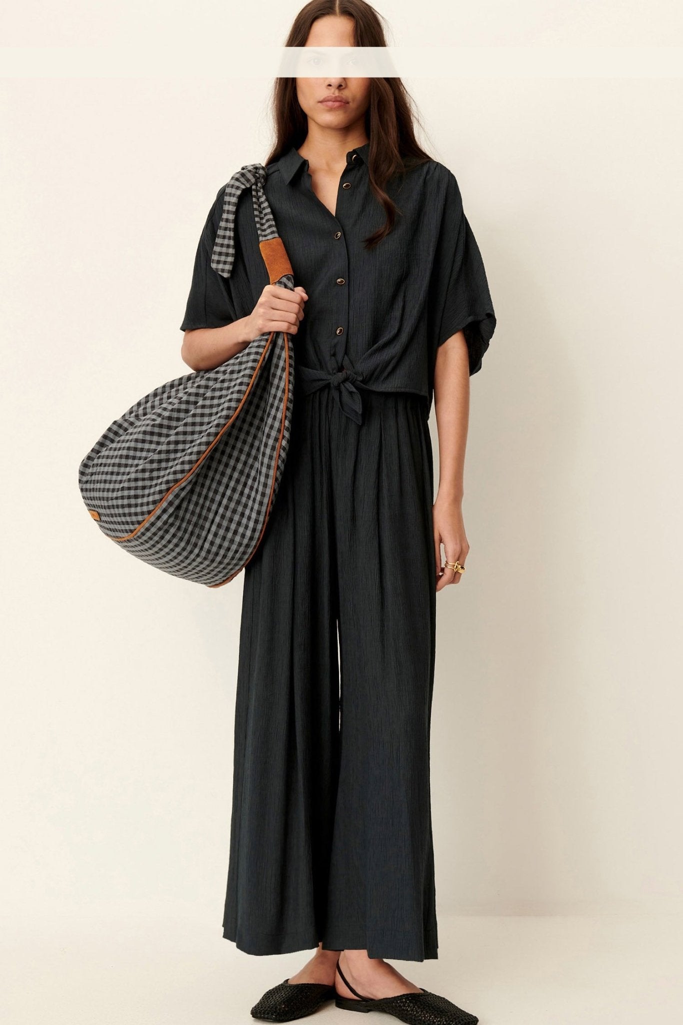 SESSUN - Isla Minima - Smoke Green - BACKYARD