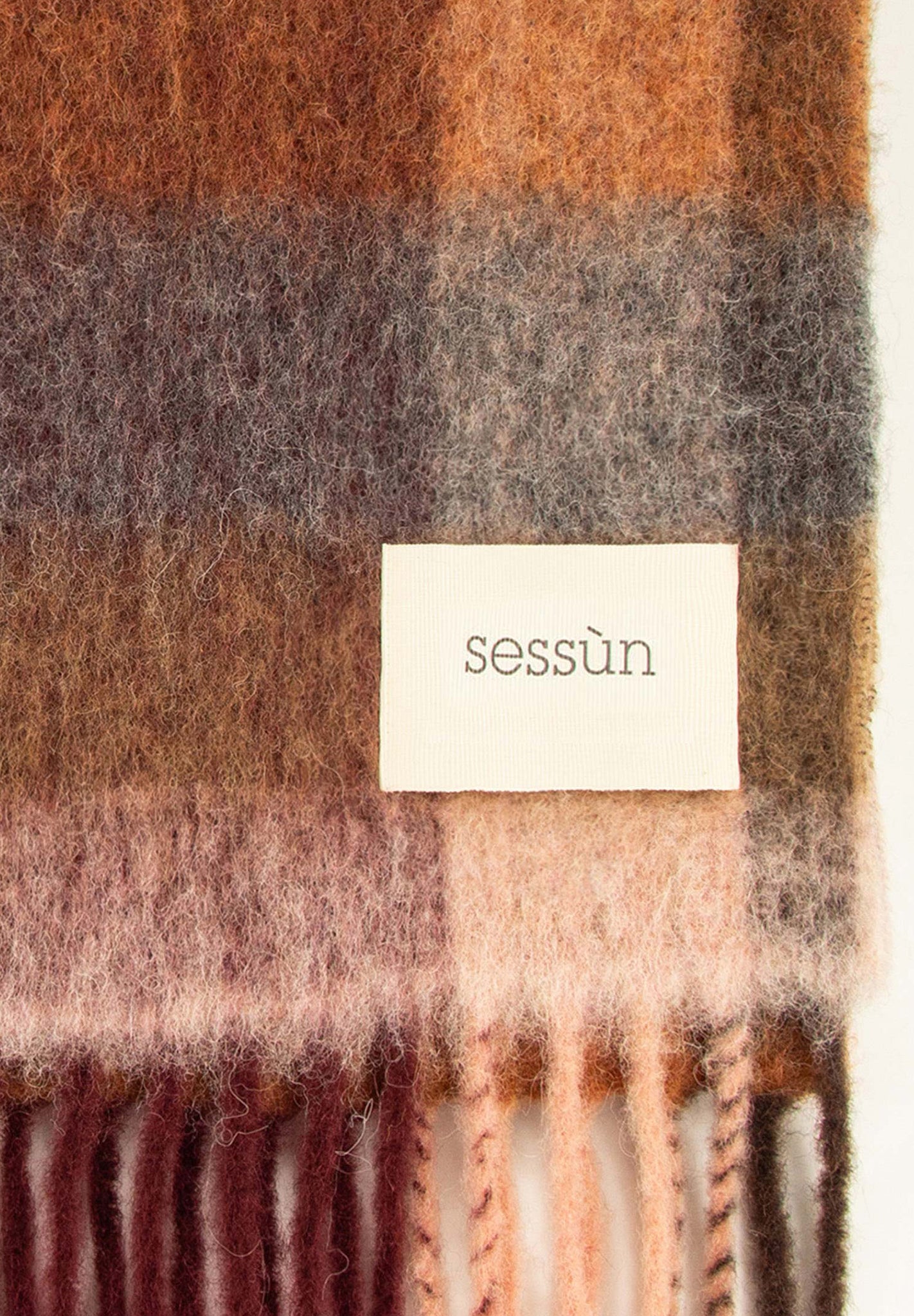 SESSUN - Lucio - Navyrust - BACKYARD