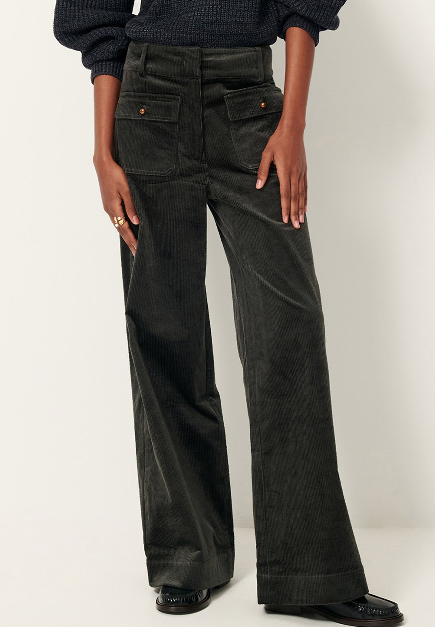 SESSUN - Manhastreet - Basalt - BACKYARD