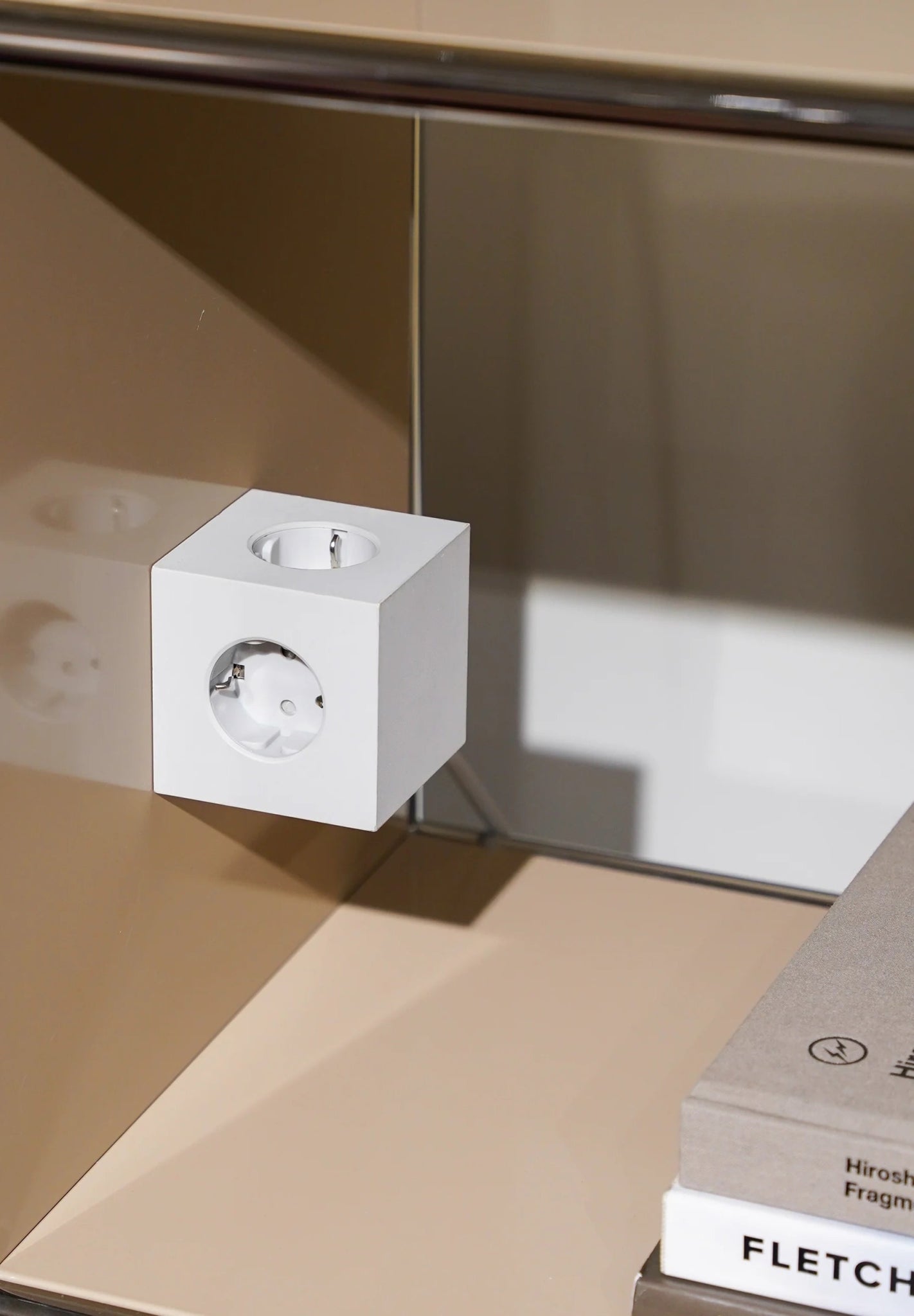 AVOLT - Square 1 USB - C & Magnet - Gotland Grey - BACKYARD