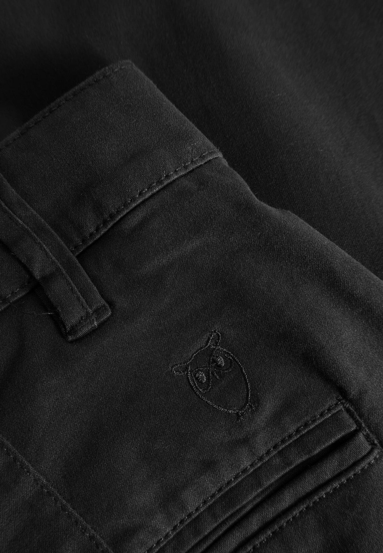 KNOWLEDGE COTTON - Luca Slim Twill Chino Pants - Black Jet - BACKYARD