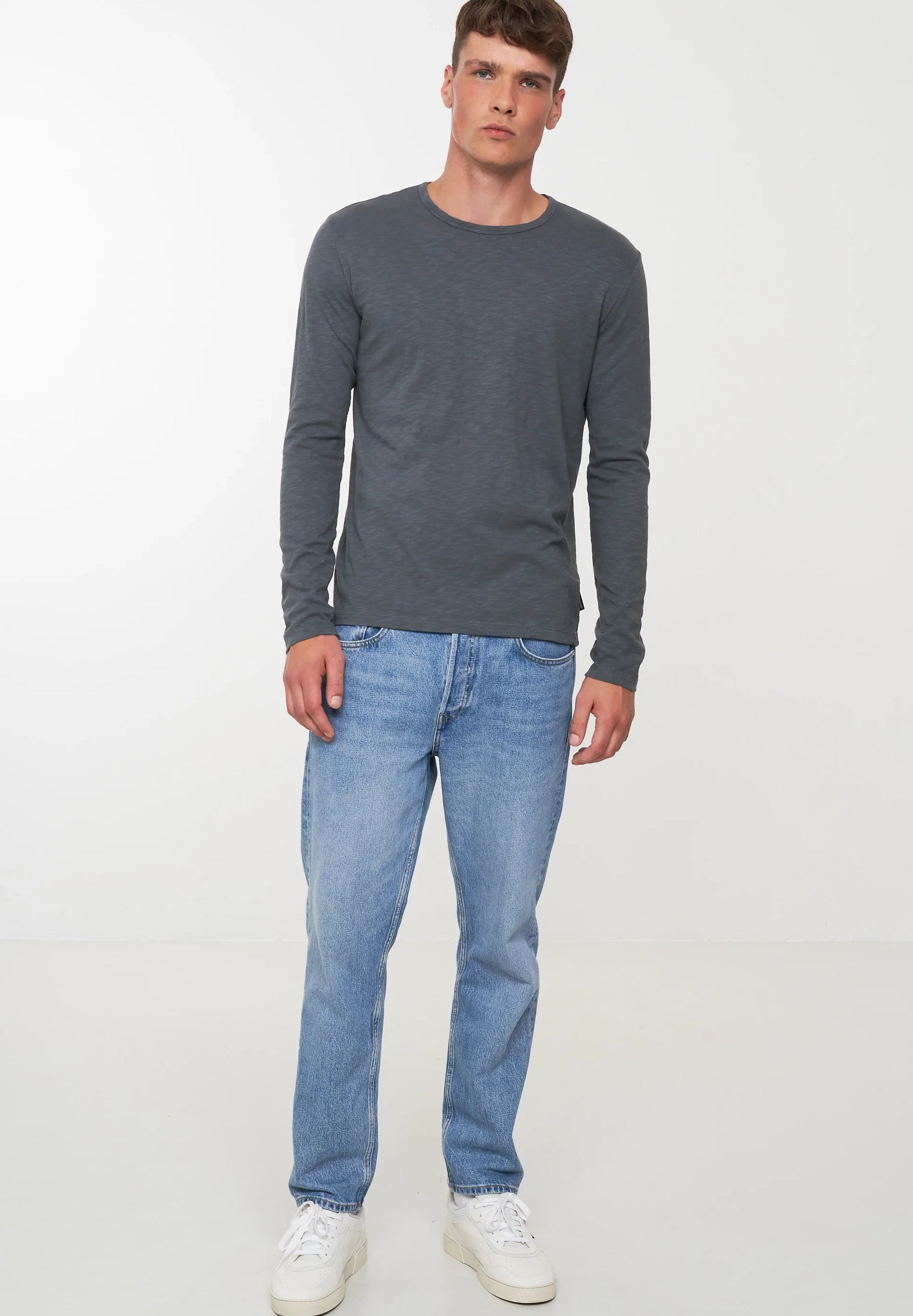 RECOLUTION - Maca - Dove Blue - BACKYARD